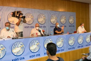 (ΦΩΤΟΣ) H Συνέλευση της ΚΟΠ