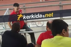 Με τους οπαδούς ο Αντρέας