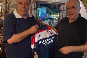 Δεξιώθηκε την Αναγέννηση (Φώτος)