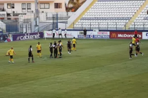 Με Καλτσά και Χριστοφή... καθάρισε νωρίς (φώτος)