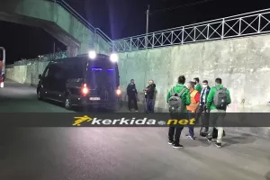 (ΦΩΤΟΣ Kerkida) 'Εξω από τα αποδυτήρια της Ομόνοιας