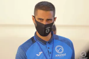 ΦΩΤΟΣ/Θερμομέτρηση πριν την είσοδο