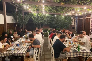 Δεξιώθηκε παίκτες και προπονητικό τιμ (φώτος)