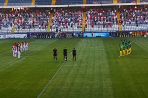 (ΦΩΤΟΣ) Ο κόσμος της Σαλαμίνας στην πρεμιέρα