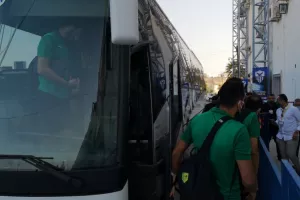 ΑΕΚ/ Η άφιξη της αποστολής (Φώτος/Βίντεο)