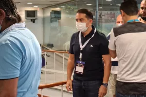 Συγκίνηση στα VIP/Τοποθετήθηκε η κορνίζα του Κρίστη Βέβη! (φωτορεπορτάζ)