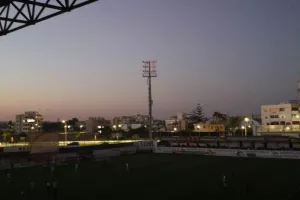 (ΤΩΡΑ) ΕΠΙΣΤΡΕΦΟΥΝ οι ρεφ, αρχίζει ο αγώνας (βίντεο/φώτος)