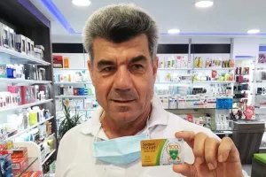 Δίπλα στην Αναγέννηση