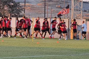 Φώτος από προπονήση και αλλαγή ώρας φιλικού