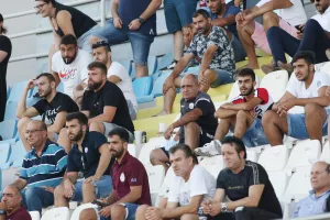 Τελικά... χωρίς κόσμο/Ανακοίνωση