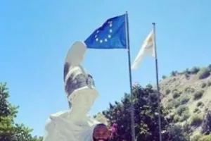 ΕΝΣΟΥΕ/Την είδε... Ταρζάν!