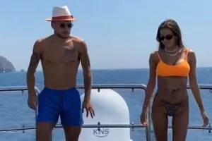 ΧΟΡΟΣ... στο σκάφος! (βίντεο)