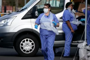Ραγδαία αύξηση των κρουσμάτων –938 νέα περιστατικά στο Η.Β