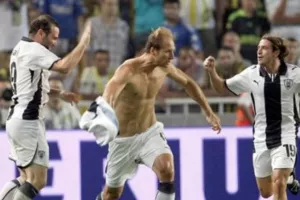 «Μου έχει μείνει η εικόνα των ΠΑΟΚτσήδων να πηγαίνουν τα κάγκελα πάνω-κάτω...»