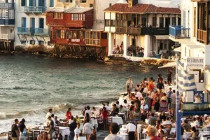 30 νέα κρούσματα στην Κύπρο-17 ήταν στην ΜΥΚΟΝΟ!