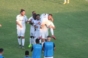 ΠΡΩΤΗ νίκη με... ζωγραφιά του ΣΑΝΤΙΚ (φώτος)