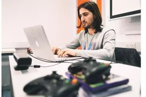 Προλαμβάνοντας το μέλλον: Το Ευρωπαϊκό Πανεπιστήμιο Κύπρου εισάγει καινοτόμο Μεταπτυχιακό στην Τεχνητή Νοημοσύνη