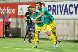 Το 2Χ3 έγινε με... ΤΡΙΑ στο ΑΠΟΕΛ! (φώτος)