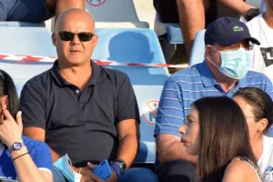 ΕΞΕΔΡΑ… Πρόεδρος και Μεγαλομέτοχος 