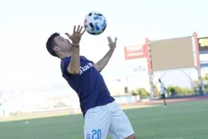 Επέτειος Γιαννιώτα με την εντυπωσιακή Έλενα στα κόκκινα! (φώτο)