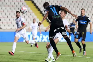 "Πεντάμορφος" Απόλλωνας με... SHOW Νταμπό!  (Φώτος)