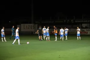 (ΤΩΡΑ) ΕΠΙΣΤΡΕΦΟΥΝ οι ρεφ, αρχίζει ο αγώνας (βίντεο/φώτος)