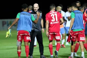 Ο Τιάγκο έβαψε ΠΡΑΣΙΝΗ την πρόκριση... στην παράταση!! (φώτος)