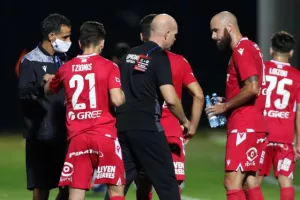 Ο Τιάγκο έβαψε ΠΡΑΣΙΝΗ την πρόκριση... στην παράταση!! (φώτος)