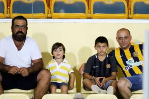 ΜΗΝΑΣ… ανατροπής! (φώτος) 