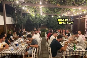 Δεξιώθηκε παίκτες και προπονητικό τιμ (φώτος)