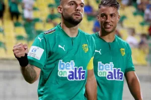 Το 2Χ3 έγινε με... ΤΡΙΑ στο ΑΠΟΕΛ! (φώτος)