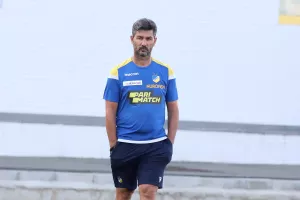 Περιμένει/ΑΠΟΕΛ