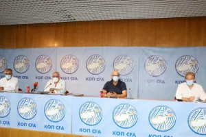 (ΦΩΤΟΣ) H Συνέλευση της ΚΟΠ