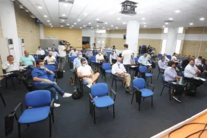 (ΦΩΤΟΣ) H Συνέλευση της ΚΟΠ