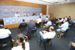 (ΦΩΤΟΣ) H Συνέλευση της ΚΟΠ