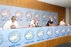 (ΦΩΤΟΣ) H Συνέλευση της ΚΟΠ