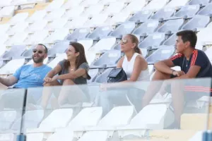 Με Καλτσά και Χριστοφή... καθάρισε νωρίς (φώτος)