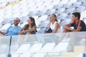 ΑΝΟ/Στην κερκίδα
