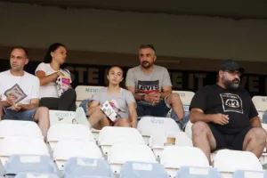 Με Καλτσά και Χριστοφή... καθάρισε νωρίς (φώτος)