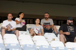 ΑΝΟ/Στην κερκίδα