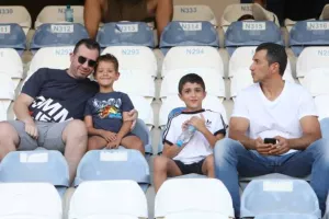 Με Καλτσά και Χριστοφή... καθάρισε νωρίς (φώτος)