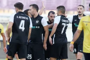 Με Καλτσά και Χριστοφή... καθάρισε νωρίς (φώτος)