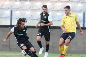 Με Καλτσά και Χριστοφή... καθάρισε νωρίς (φώτος)