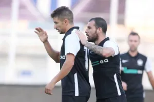 Με Καλτσά και Χριστοφή... καθάρισε νωρίς (φώτος)