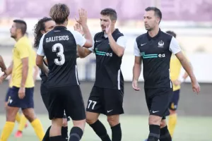 Με Καλτσά και Χριστοφή... καθάρισε νωρίς (φώτος)