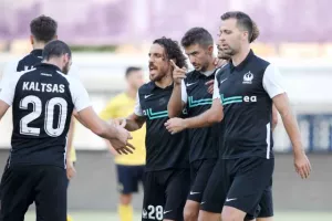 Με Καλτσά και Χριστοφή... καθάρισε νωρίς (φώτος)