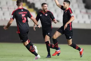 "Καλησπέρα" με ΓΚΕΛΑ για το ΑΠΟΕΛ... (φώτος)