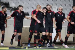 "Καλησπέρα" με ΓΚΕΛΑ για το ΑΠΟΕΛ... (φώτος)