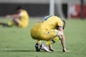 "Καλησπέρα" με ΓΚΕΛΑ για το ΑΠΟΕΛ... (φώτος)