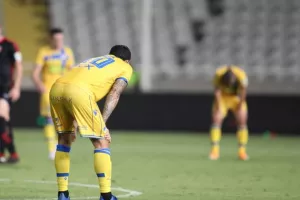 "Καλησπέρα" με ΓΚΕΛΑ για το ΑΠΟΕΛ... (φώτος)
